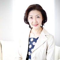 Therapist 栗山貴美子 KIMIKO KURIYAMA